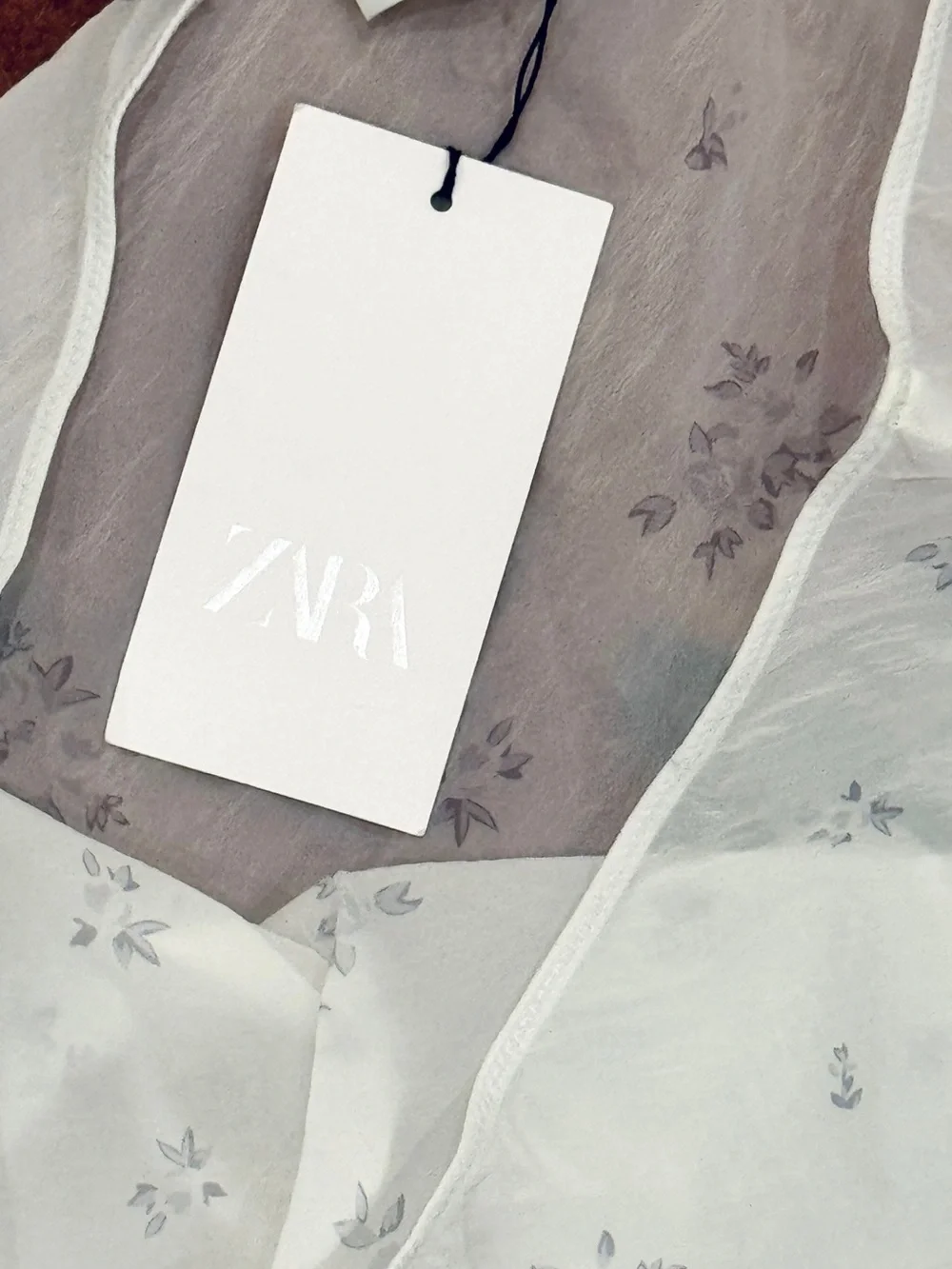 Zara SEMI SHEER FLORAL NYLON SKIRT - White / Gray Size XS Slip Style Lace Trim